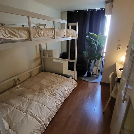 Budget Accommodation Between Gangnam Station And Yeoksam Station - No Dormitories